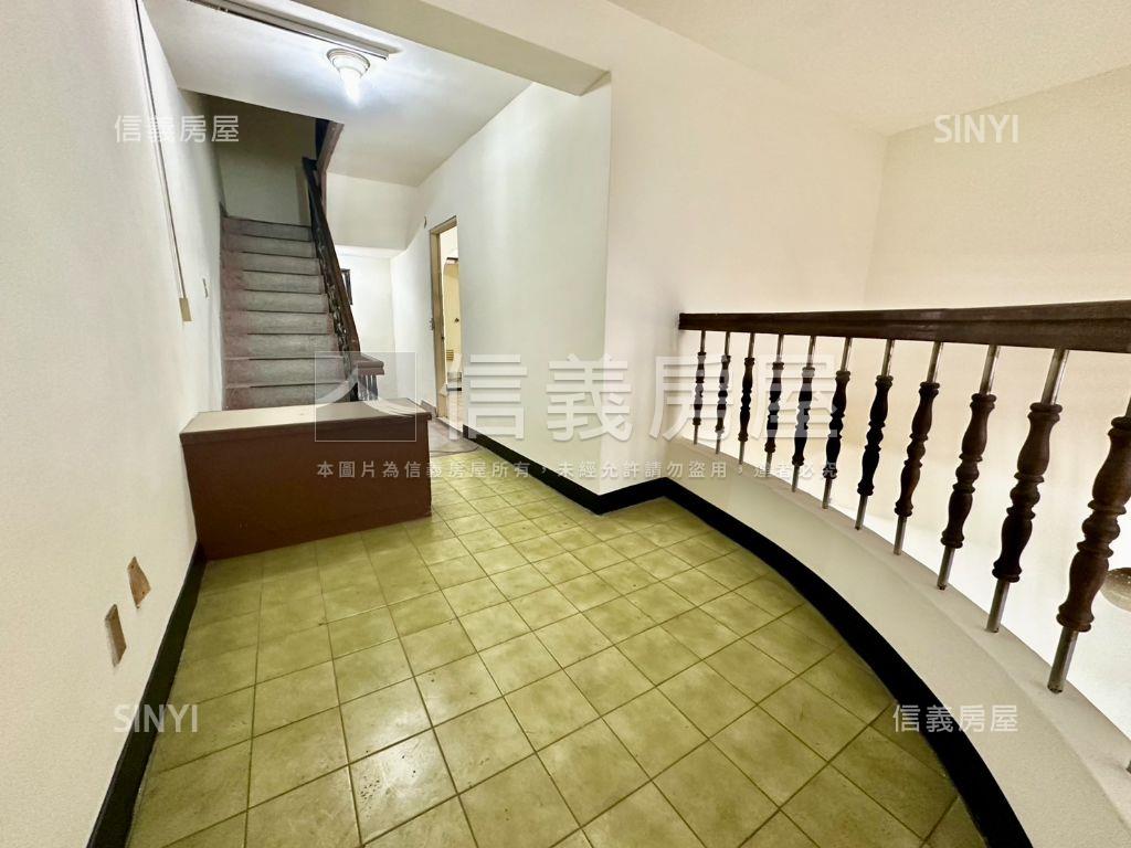 正太原路上透天店面房屋室內格局與周邊環境