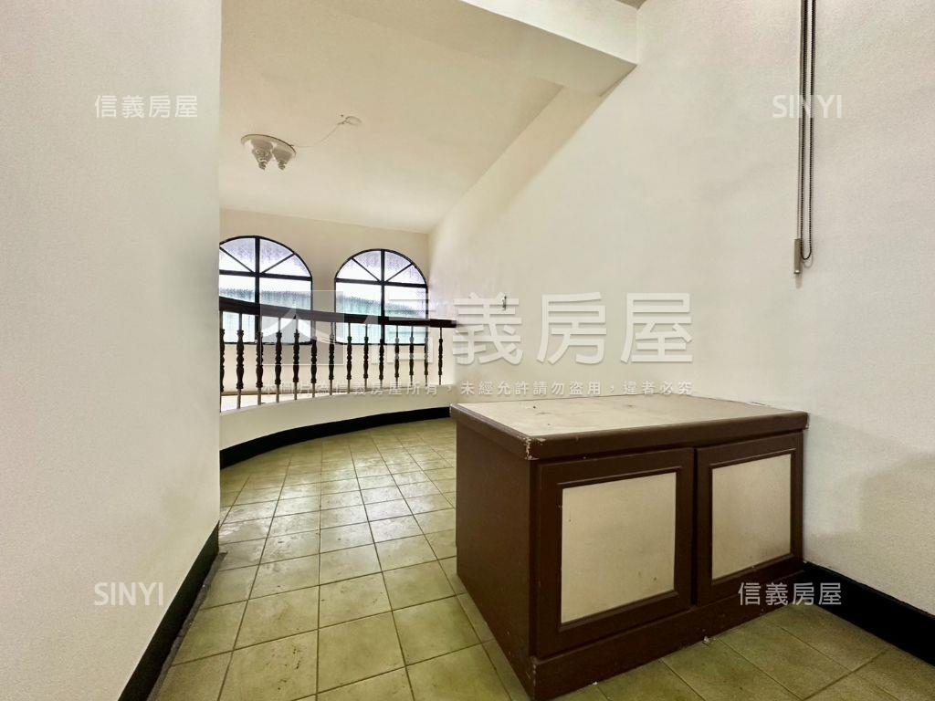 正太原路上透天店面房屋室內格局與周邊環境