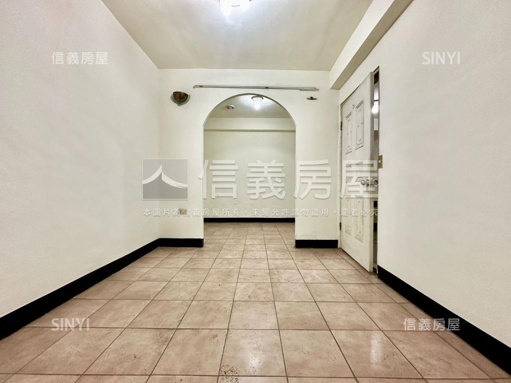 正太原路上透天店面房屋室內格局與周邊環境