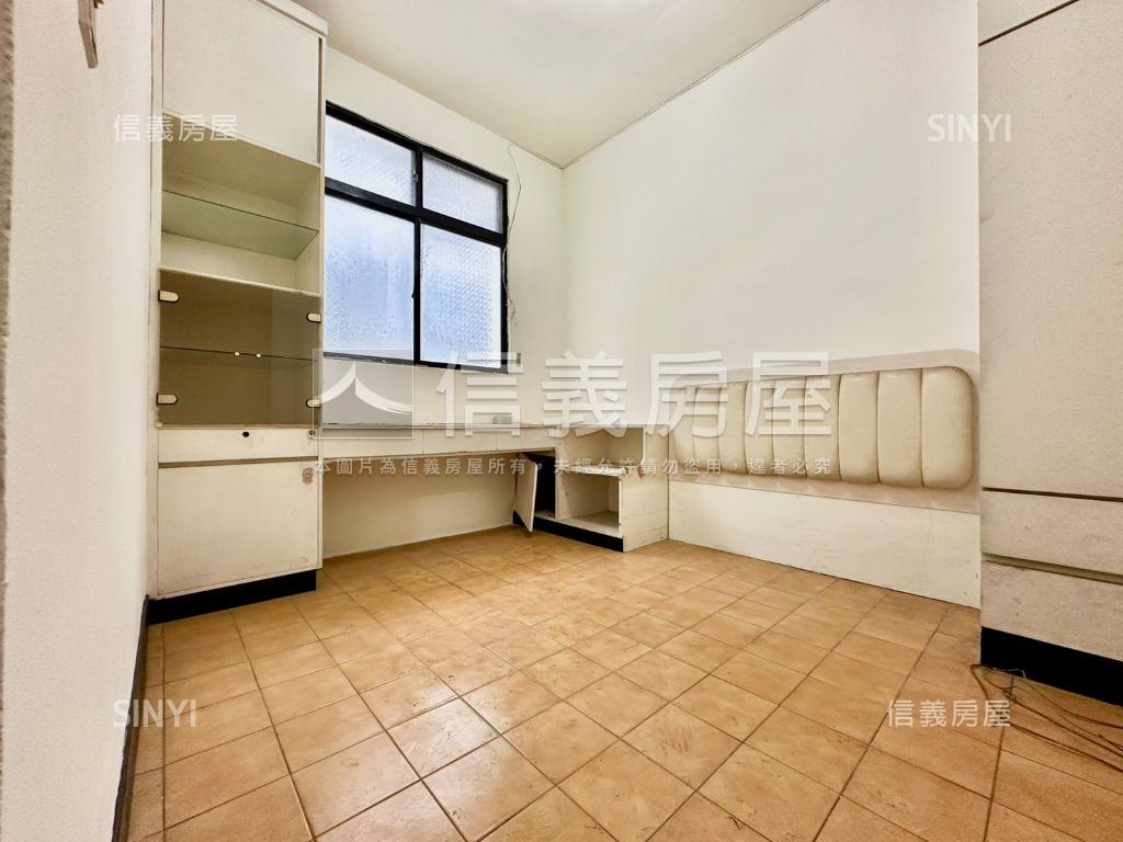 正太原路上透天店面房屋室內格局與周邊環境