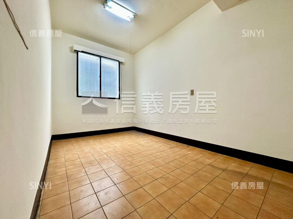 正太原路上透天店面房屋室內格局與周邊環境