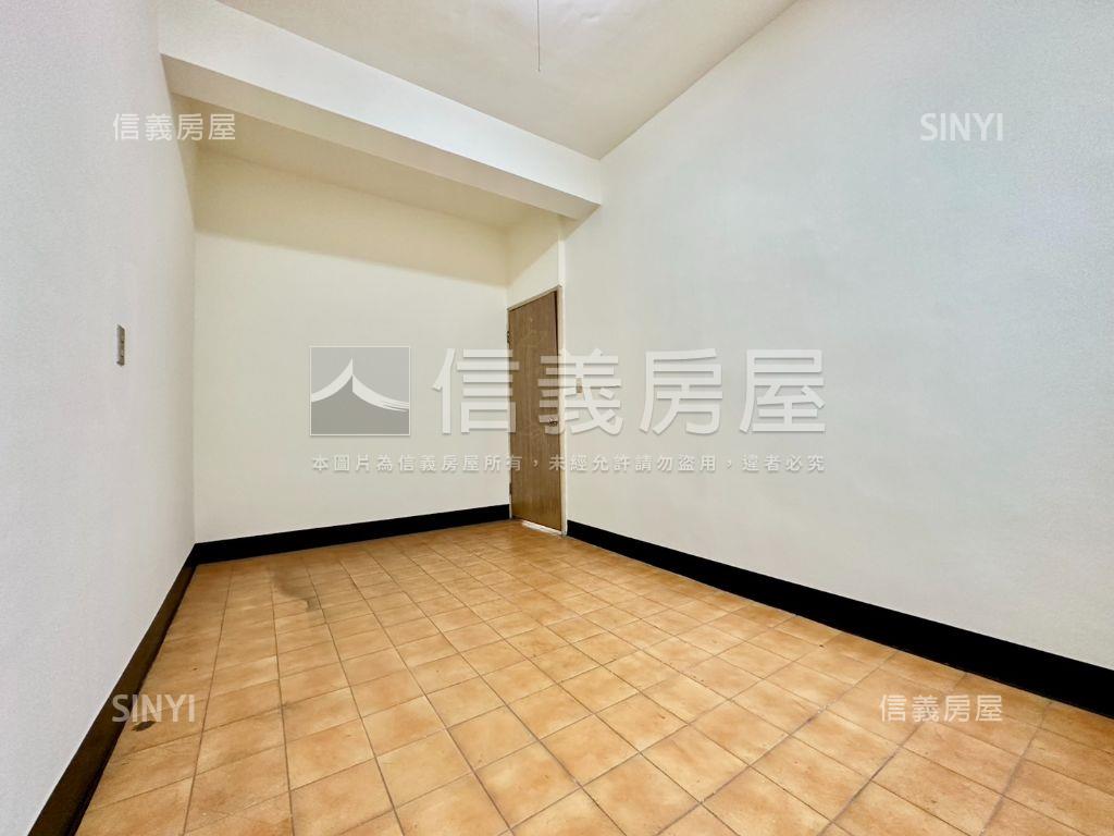 正太原路上透天店面房屋室內格局與周邊環境