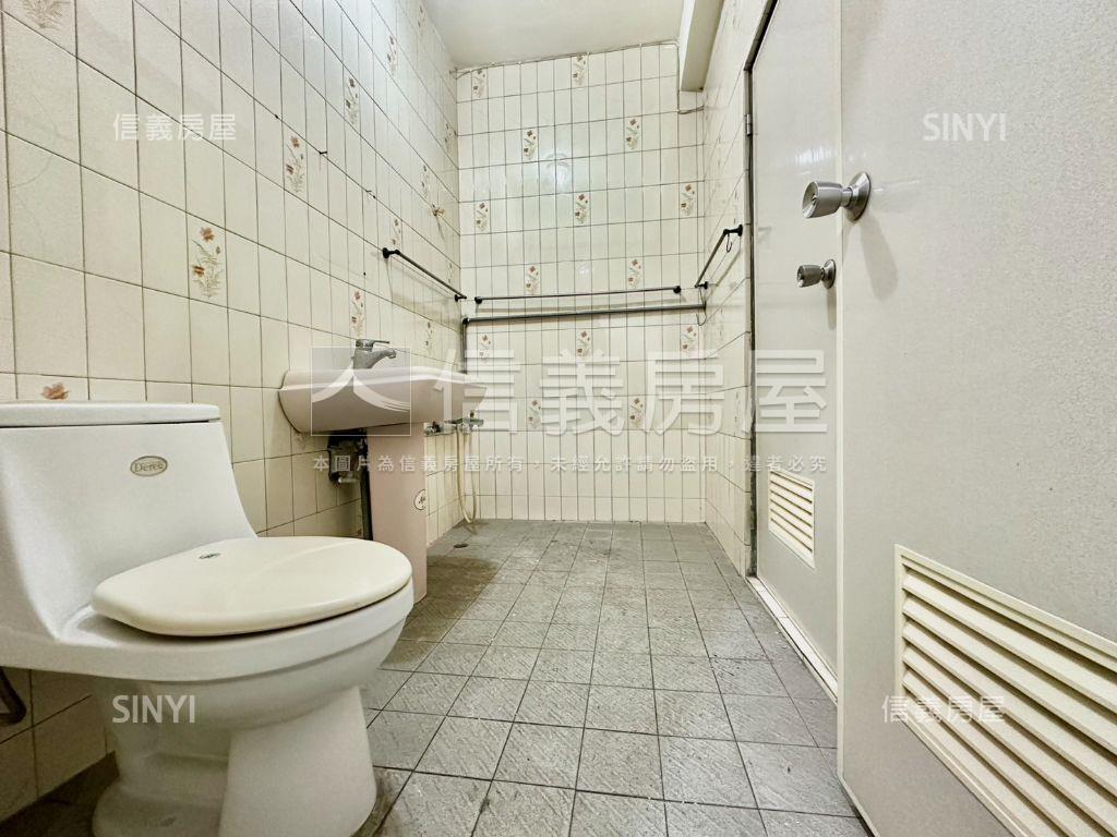 正太原路上透天店面房屋室內格局與周邊環境