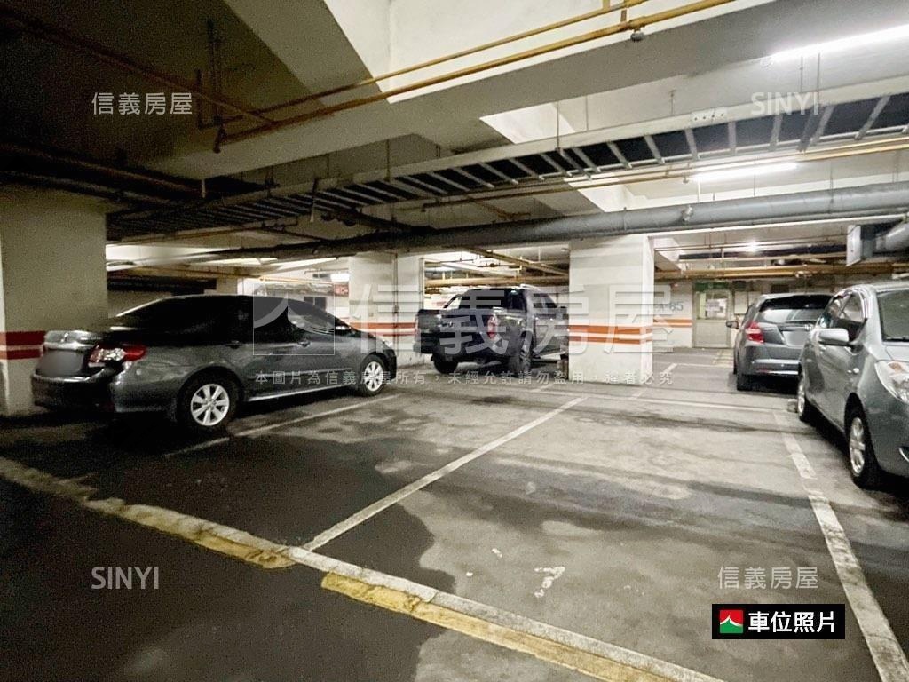 正中華東路☆三角窗店面房屋室內格局與周邊環境