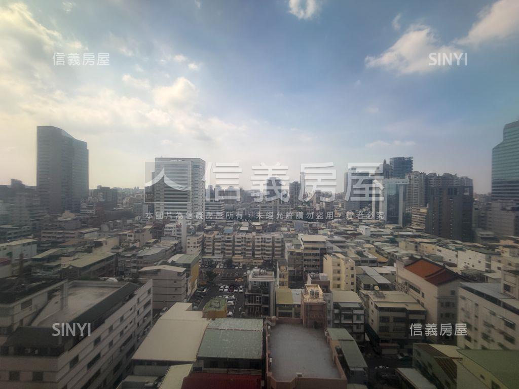 高雄寶成世紀商業辦公室房屋室內格局與周邊環境