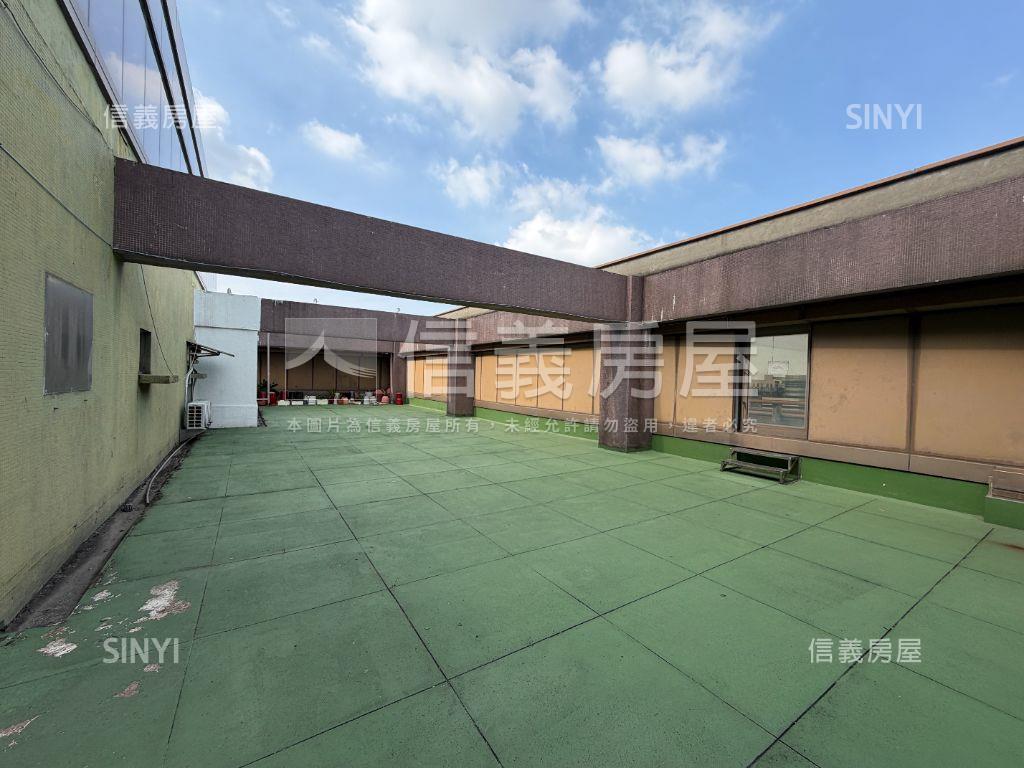 高雄寶成世紀商業辦公室房屋室內格局與周邊環境