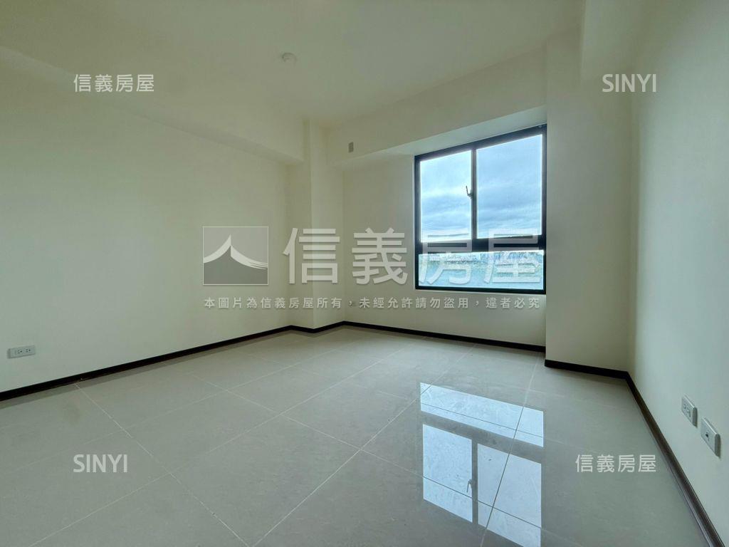 露臺森活｜里山鑽高樓３房房屋室內格局與周邊環境