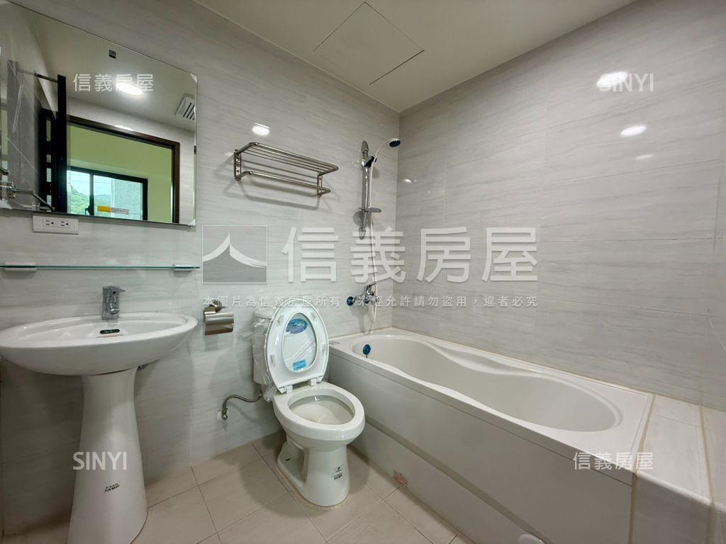 露臺森活｜里山鑽高樓３房房屋室內格局與周邊環境