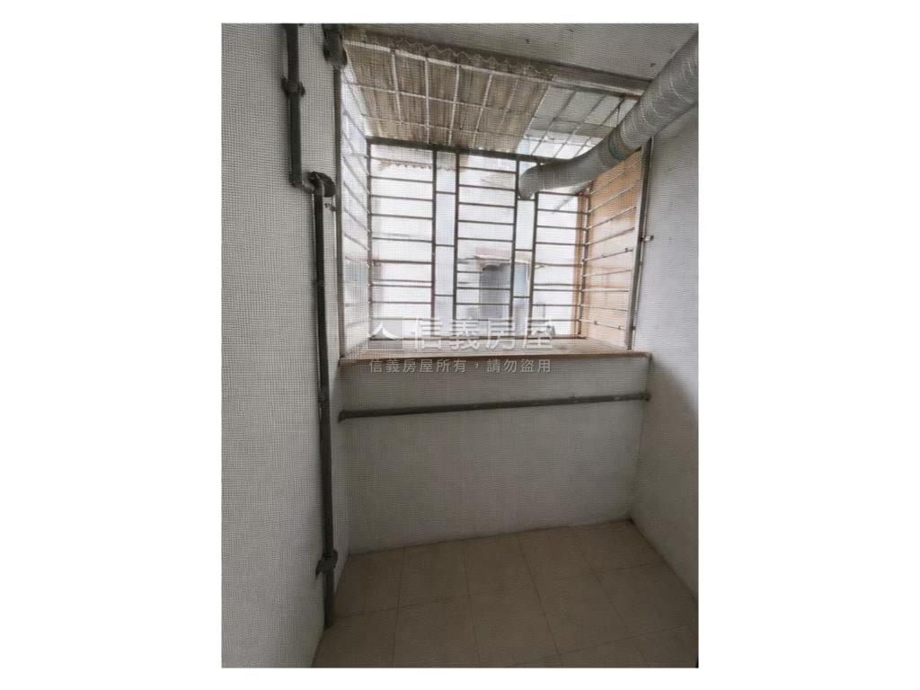 北醫吳興靜巷亮麗四樓頂加房屋室內格局與周邊環境