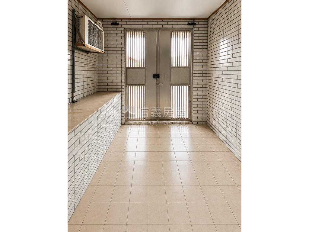 北醫吳興靜巷亮麗四樓頂加房屋室內格局與周邊環境