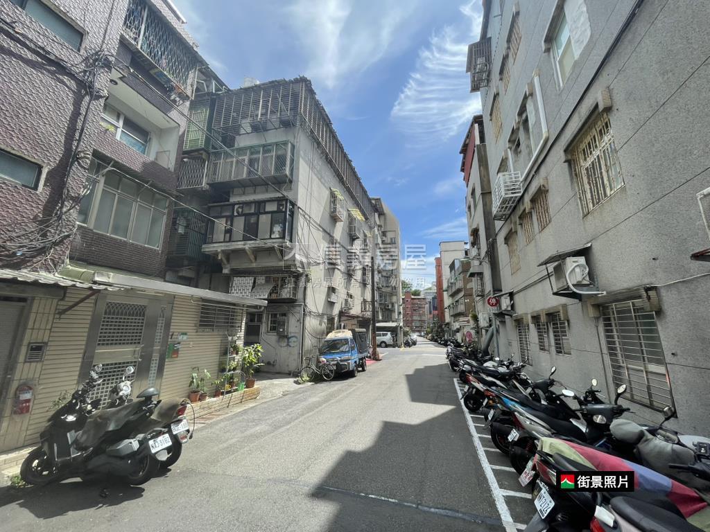 北醫吳興靜巷亮麗四樓頂加房屋室內格局與周邊環境