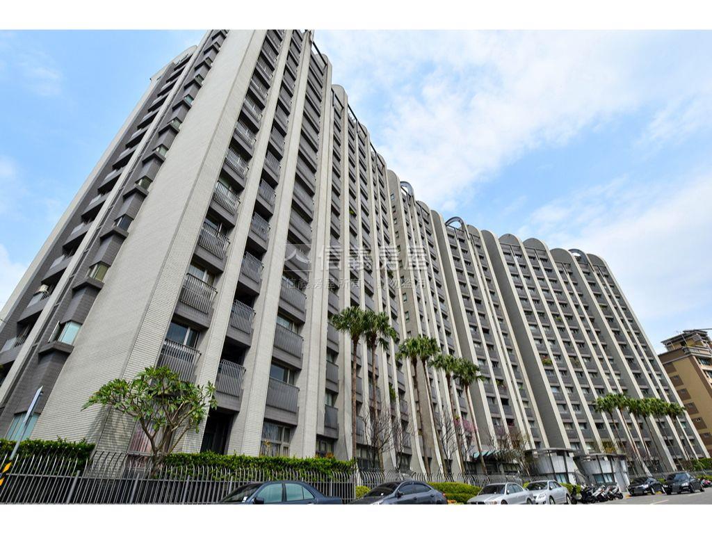 溫歌華高樓四房房屋室內格局與周邊環境