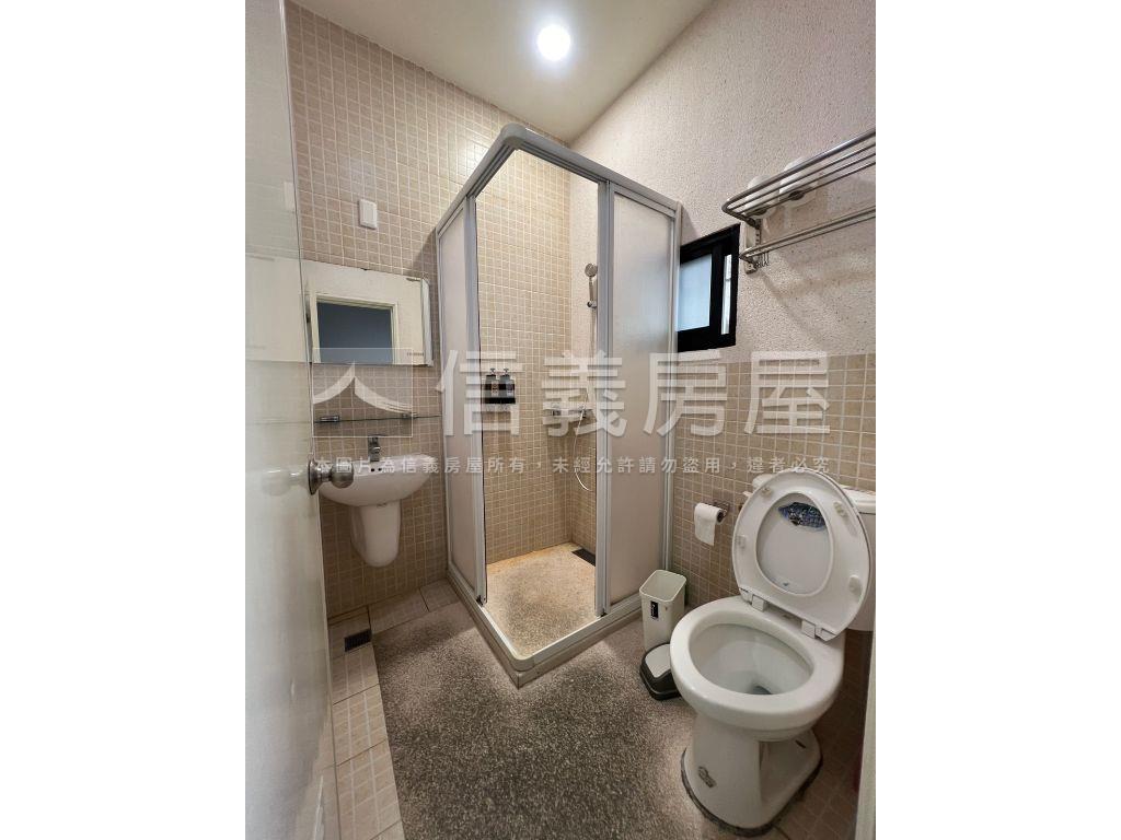 近新天地西門路面寬店面房屋室內格局與周邊環境