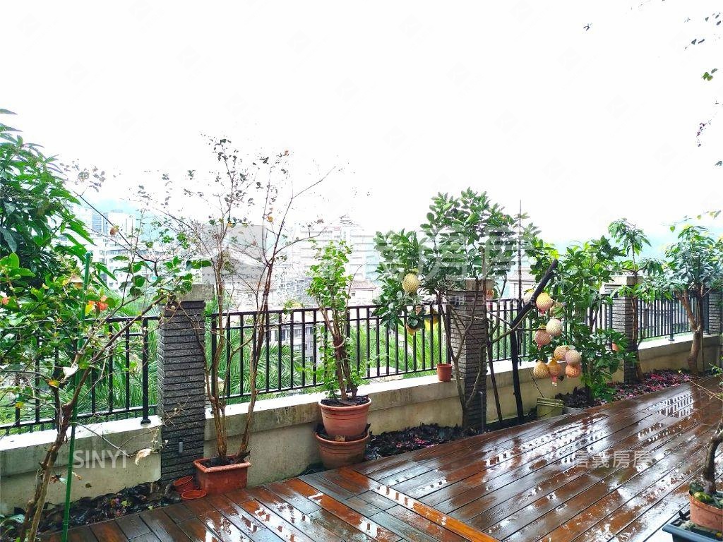 伴山別墅大庭院房屋室內格局與周邊環境