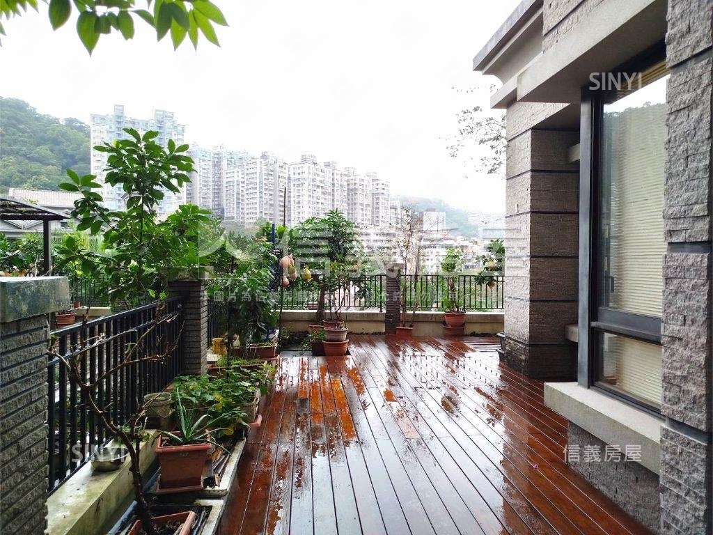 伴山別墅大庭院房屋室內格局與周邊環境