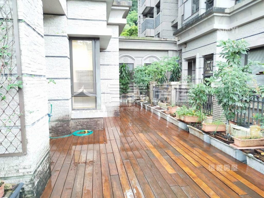 伴山別墅大庭院房屋室內格局與周邊環境