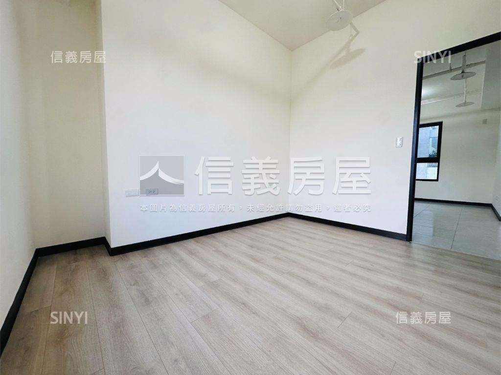 青溪翫高樓層三房車位２房屋室內格局與周邊環境