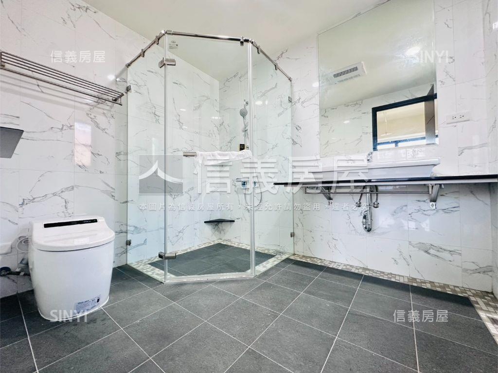 青溪翫高樓層三房車位２房屋室內格局與周邊環境