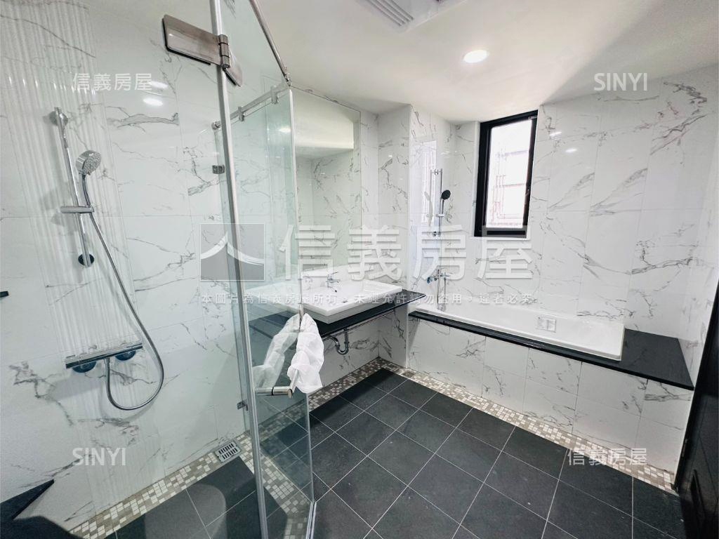 青溪翫高樓層三房車位２房屋室內格局與周邊環境