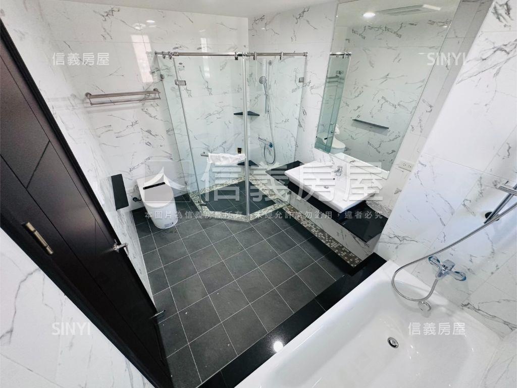 青溪翫高樓層三房車位２房屋室內格局與周邊環境