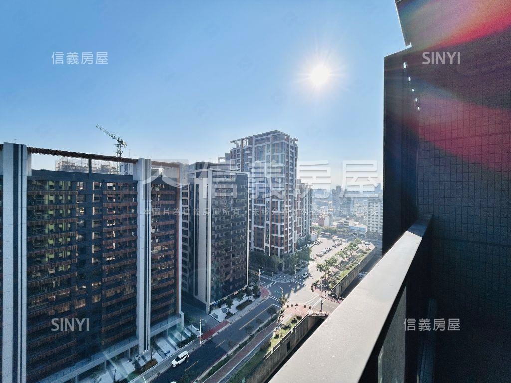 青溪翫高樓層三房車位２房屋室內格局與周邊環境