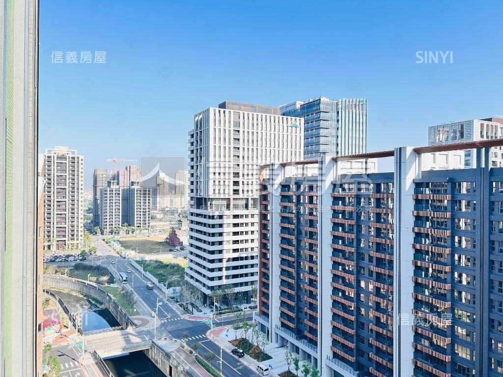 青溪翫高樓層三房車位２房屋室內格局與周邊環境