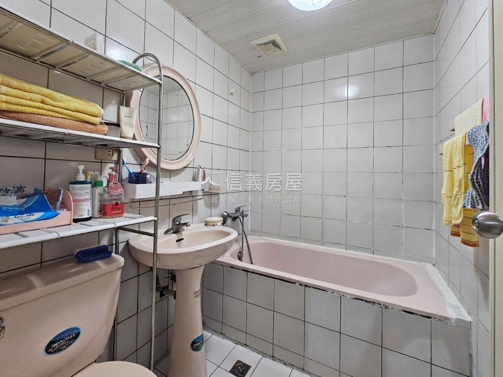 專任．綠景．生活社區三房房屋室內格局與周邊環境