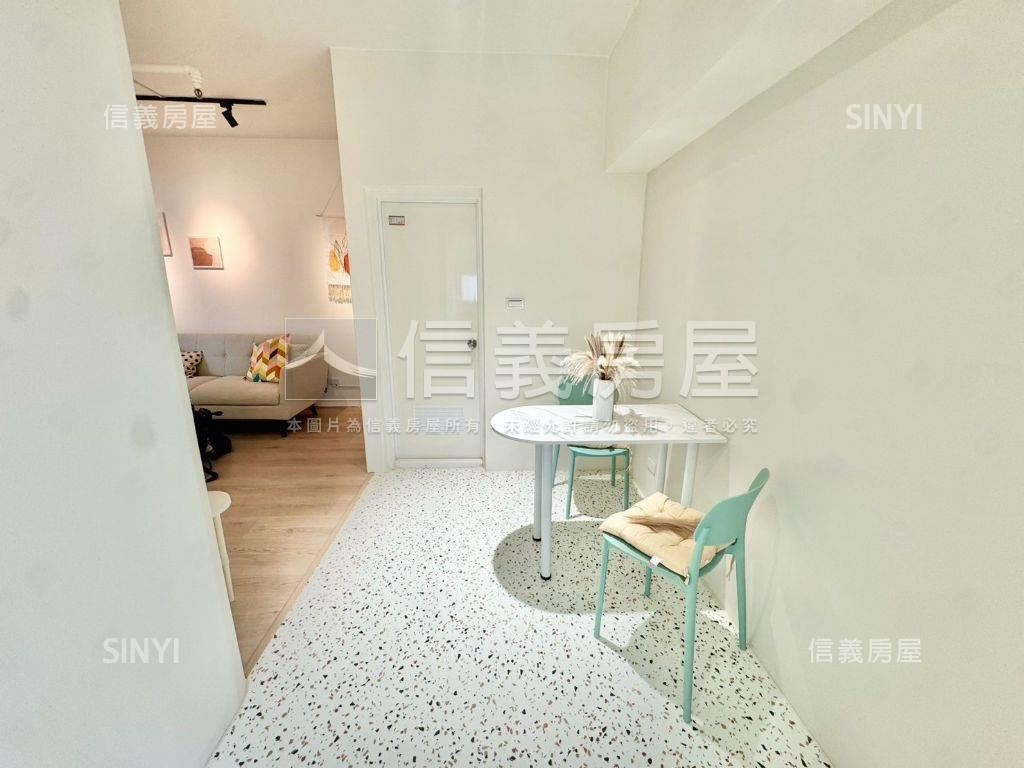 近巨城柯林頓三房房屋室內格局與周邊環境