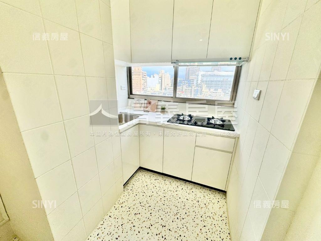 近巨城柯林頓三房房屋室內格局與周邊環境