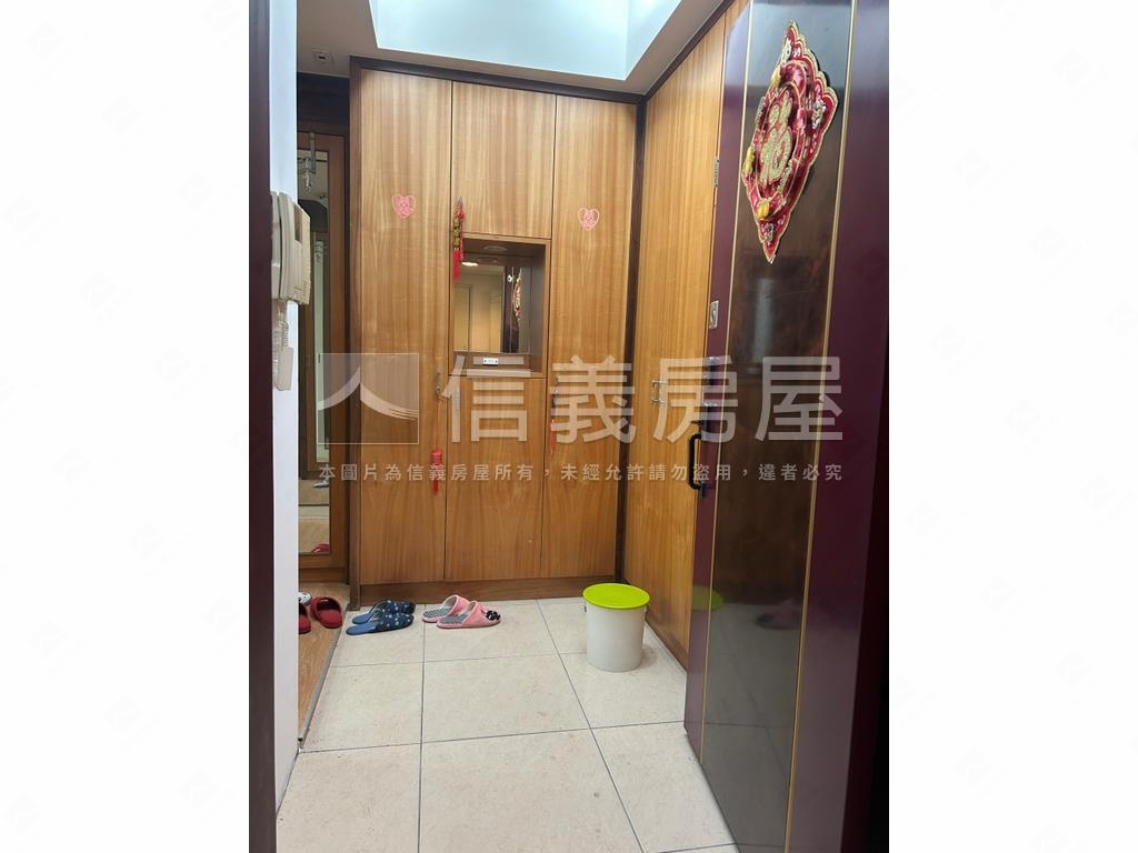 景觀露台四房平面車位房屋室內格局與周邊環境