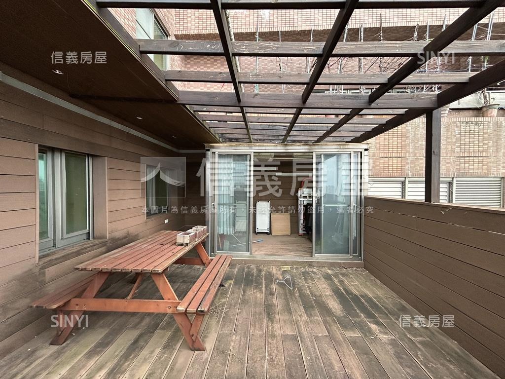 景觀露台四房平面車位房屋室內格局與周邊環境