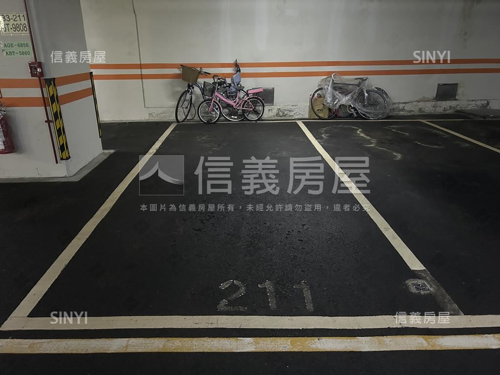景觀露台四房平面車位房屋室內格局與周邊環境