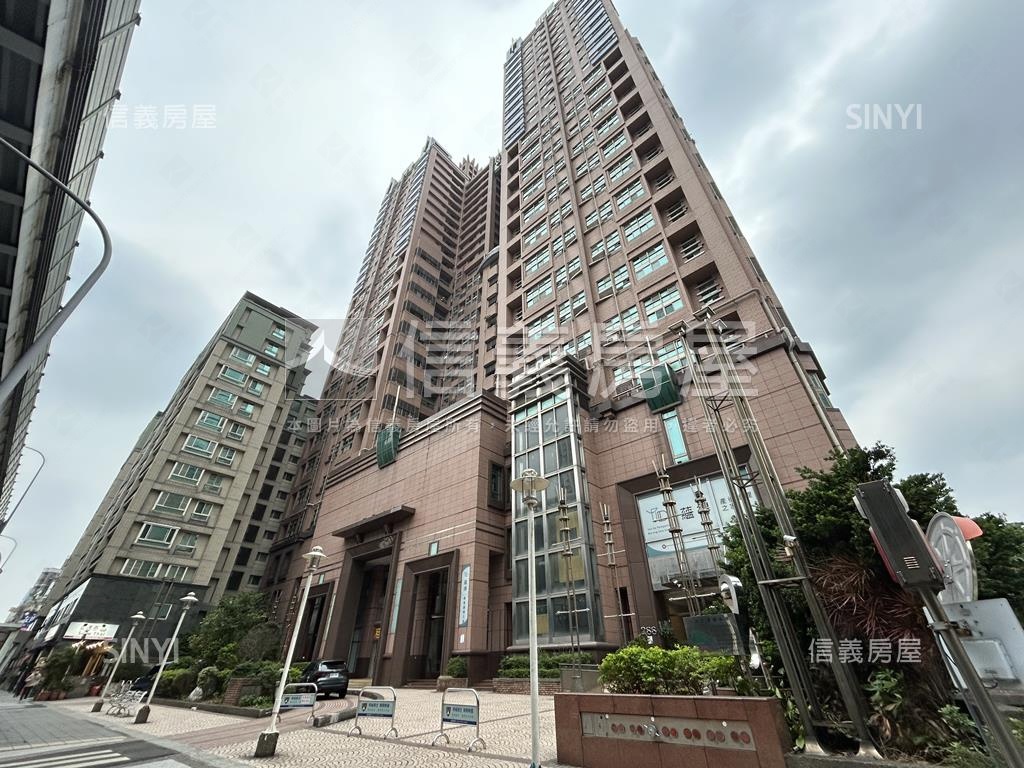 景觀露台四房平面車位房屋室內格局與周邊環境