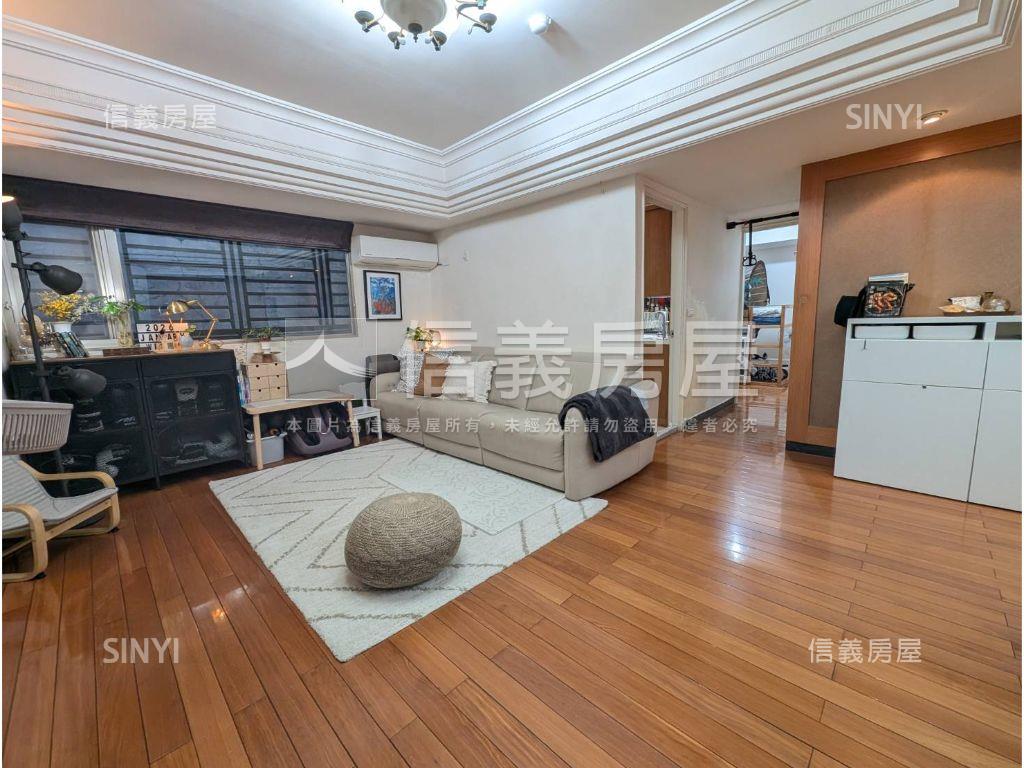 科技捷運三房車位房屋室內格局與周邊環境