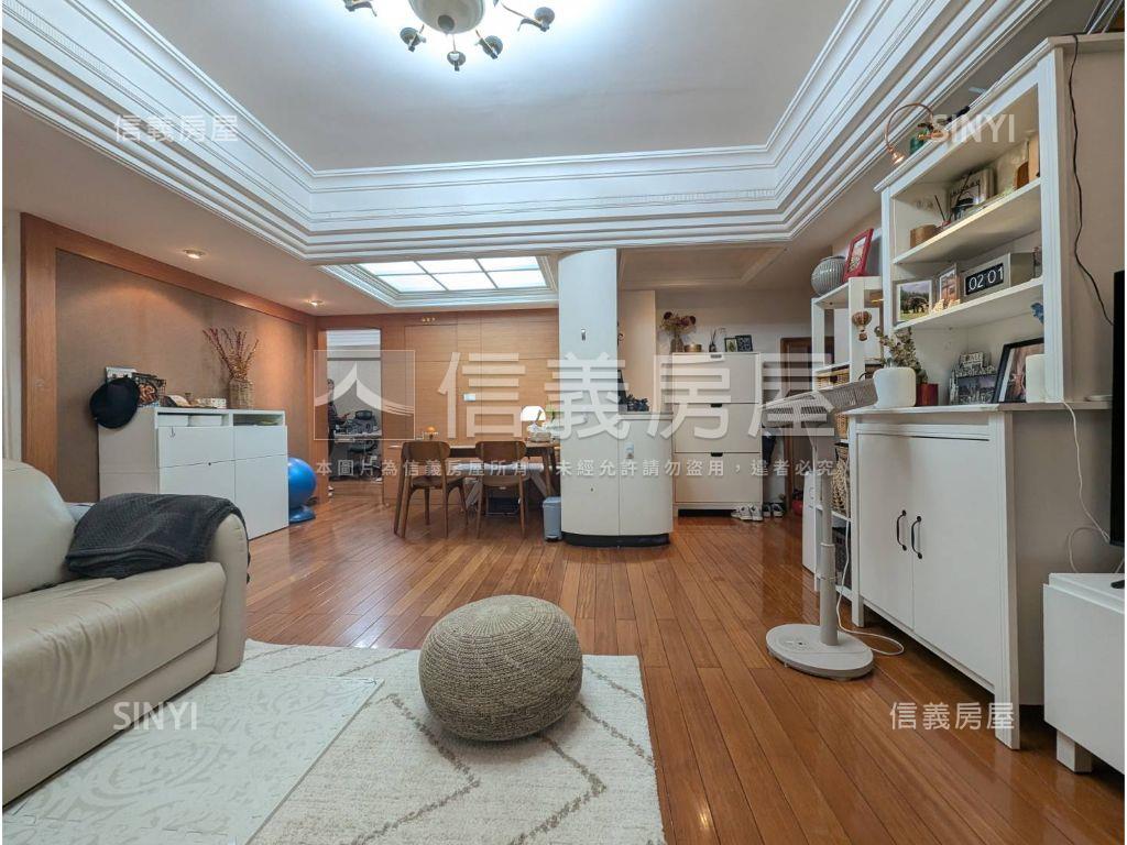 科技捷運三房車位房屋室內格局與周邊環境