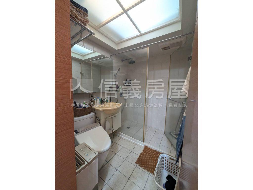 科技捷運三房車位房屋室內格局與周邊環境