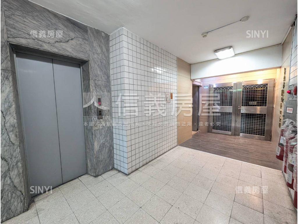 科技捷運三房車位房屋室內格局與周邊環境