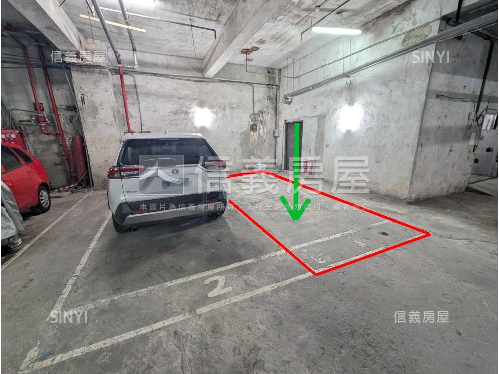 科技捷運三房車位房屋室內格局與周邊環境