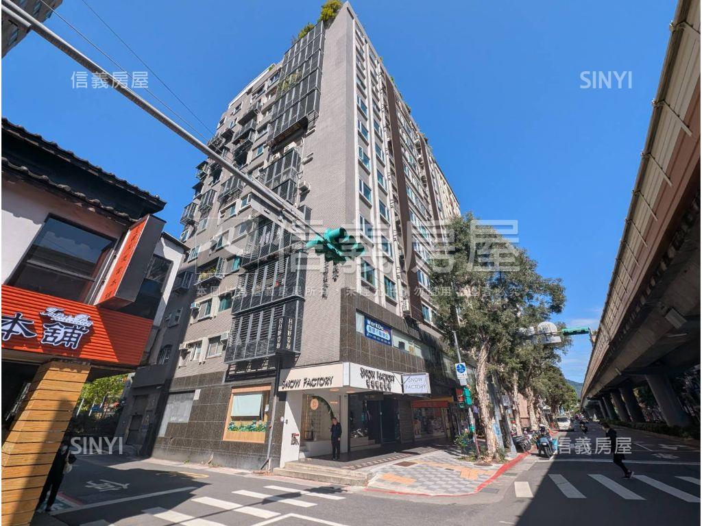 科技捷運三房車位房屋室內格局與周邊環境