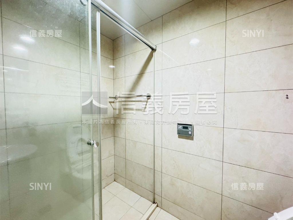 稀有優質三重站雙陽台３房房屋室內格局與周邊環境