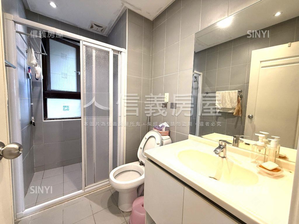 酷履幸福朝南三房車房屋室內格局與周邊環境