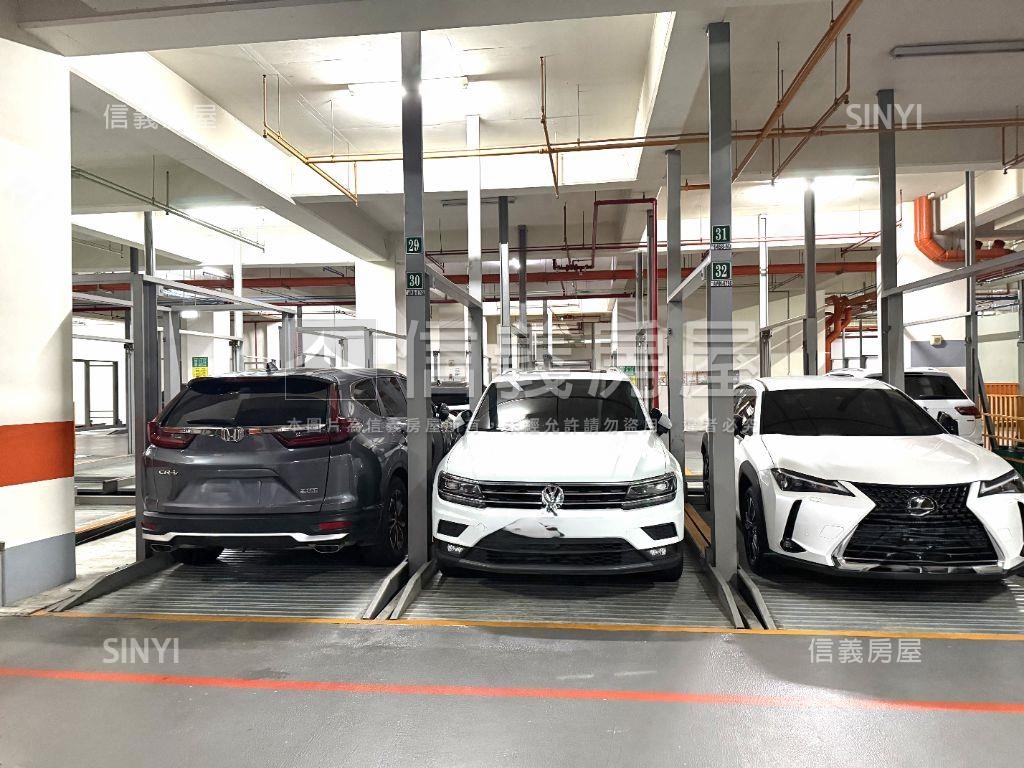 酷履幸福朝南三房車房屋室內格局與周邊環境