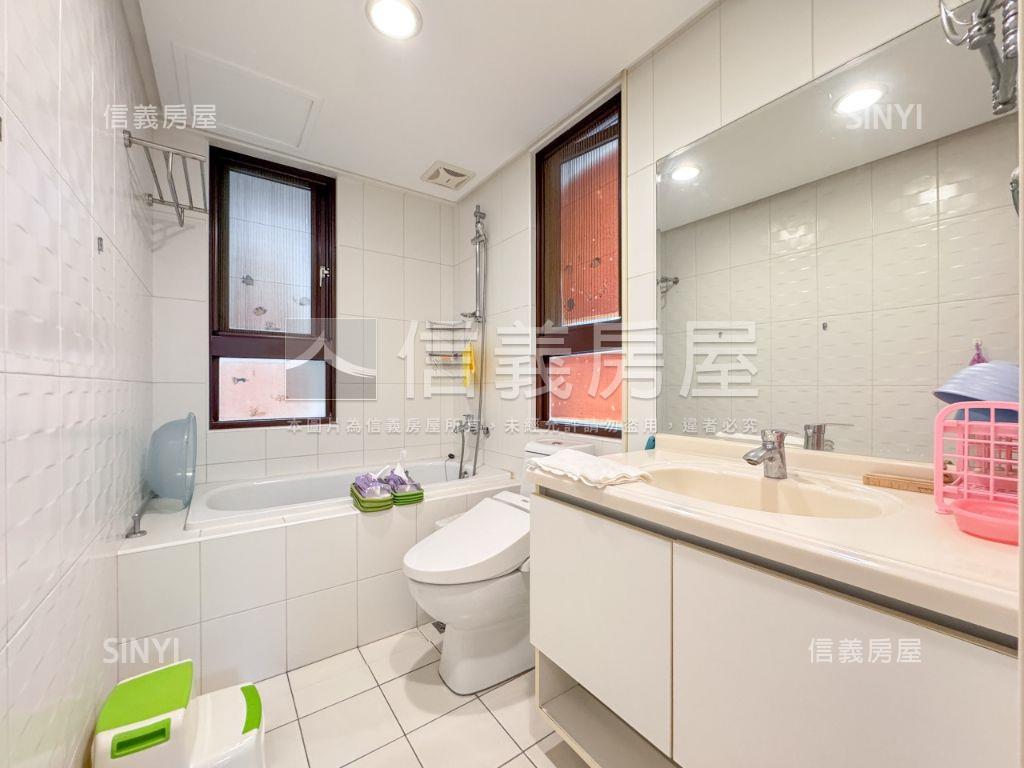 酷履幸福朝南三房車房屋室內格局與周邊環境