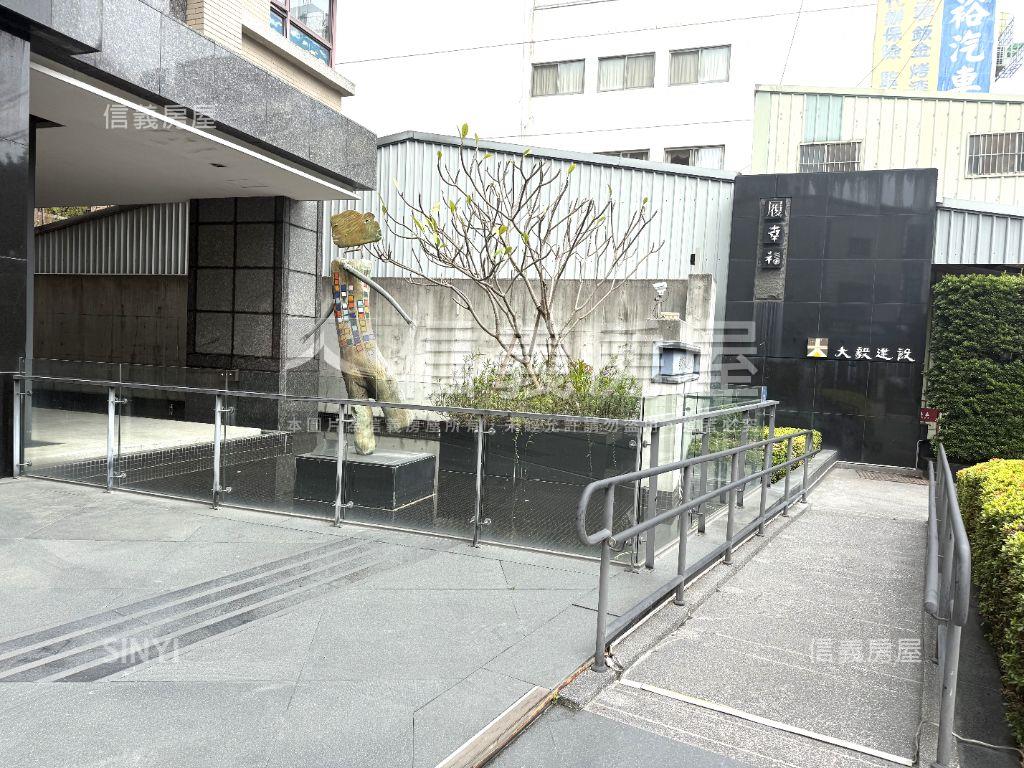 酷履幸福朝南三房車位房屋室內格局與周邊環境