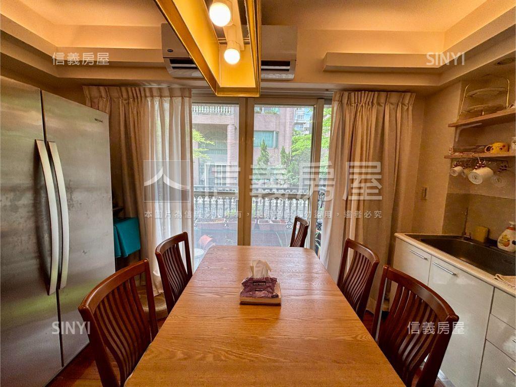 天母綠景社區管理３房房屋室內格局與周邊環境