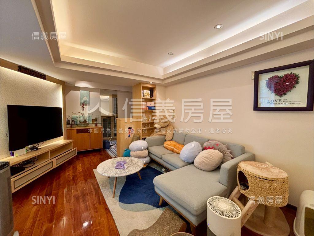 天母綠景社區管理３房房屋室內格局與周邊環境