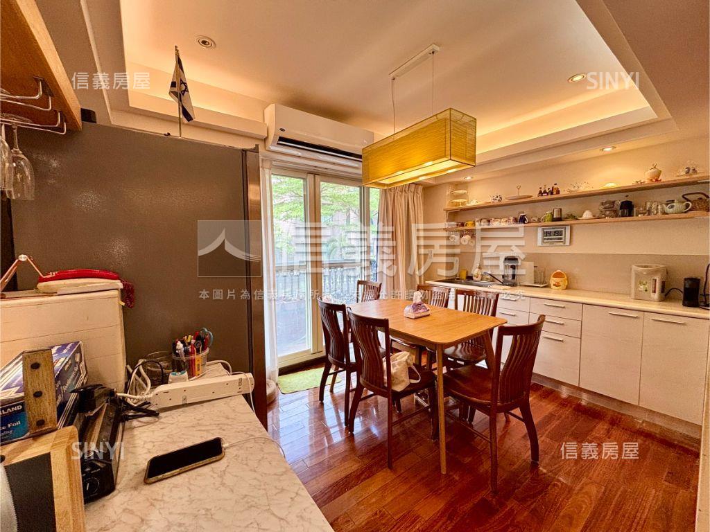 天母綠景社區管理３房房屋室內格局與周邊環境