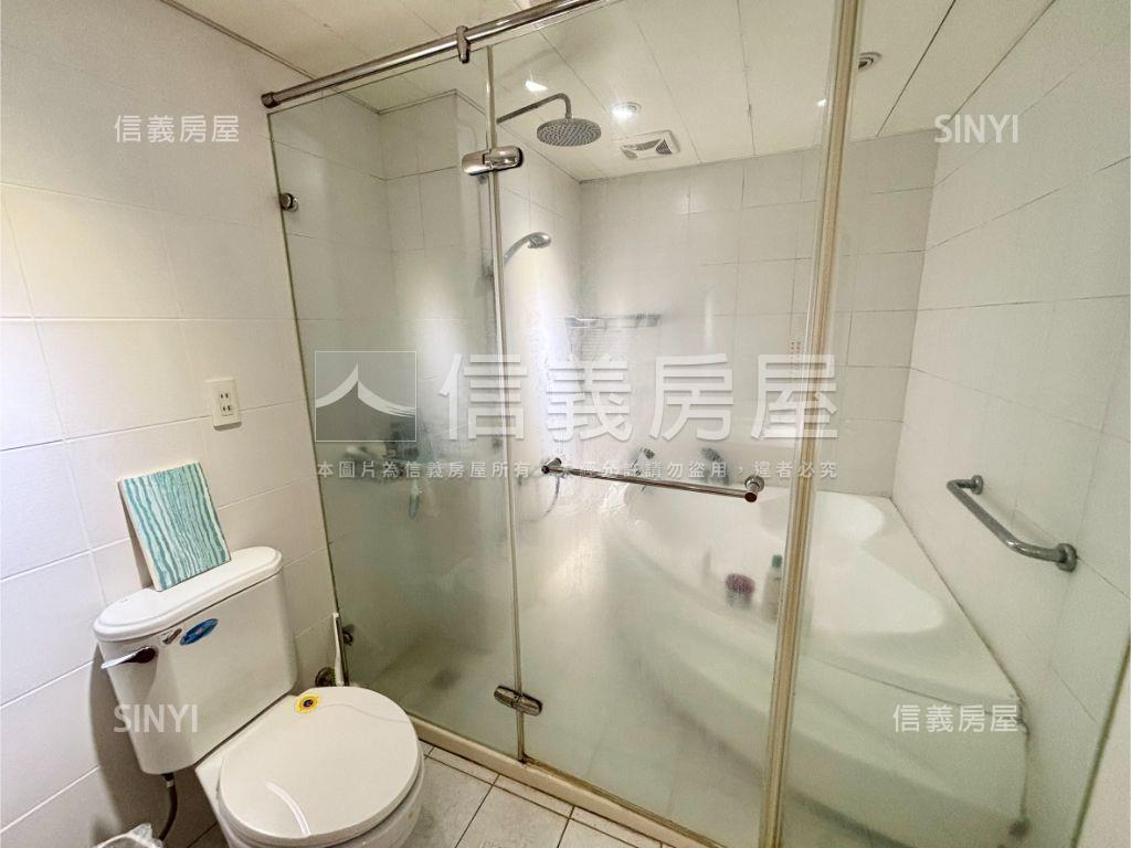 天母綠景社區管理３房房屋室內格局與周邊環境