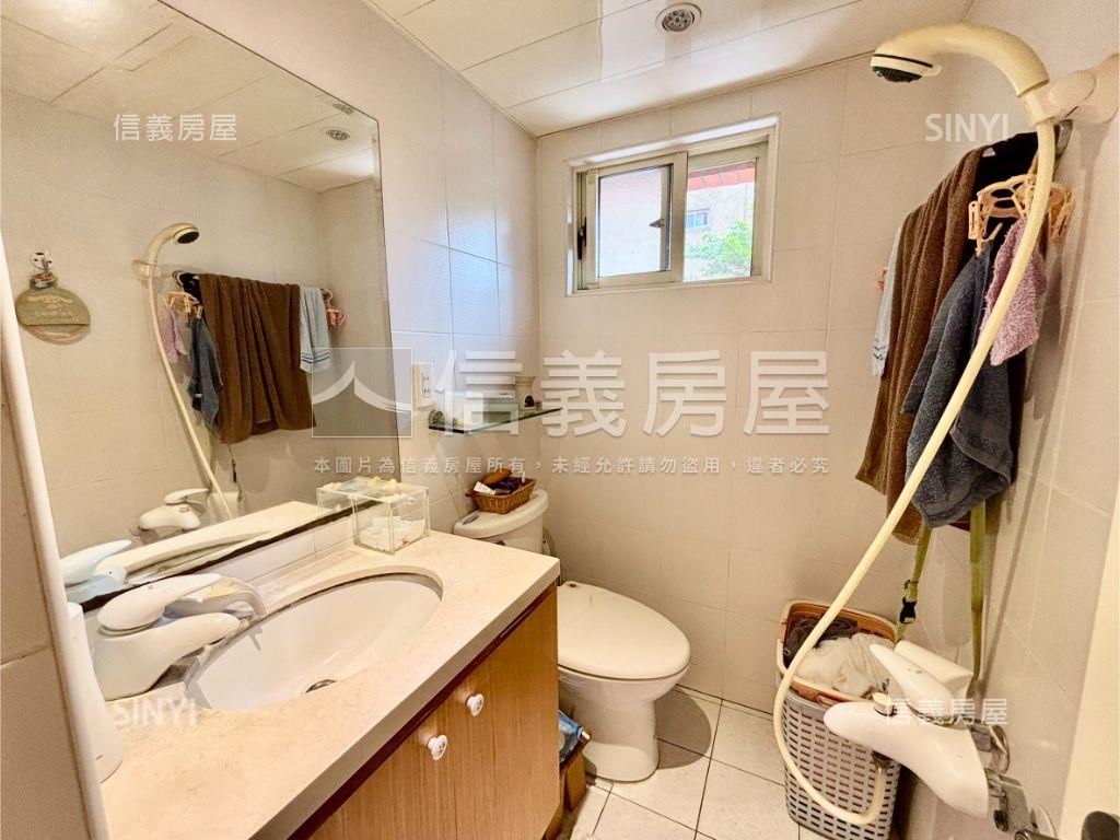 天母綠景社區管理３房房屋室內格局與周邊環境