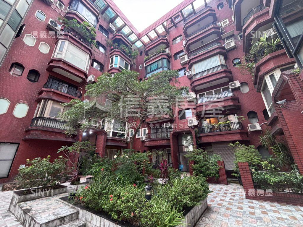 天母綠景社區管理３房房屋室內格局與周邊環境